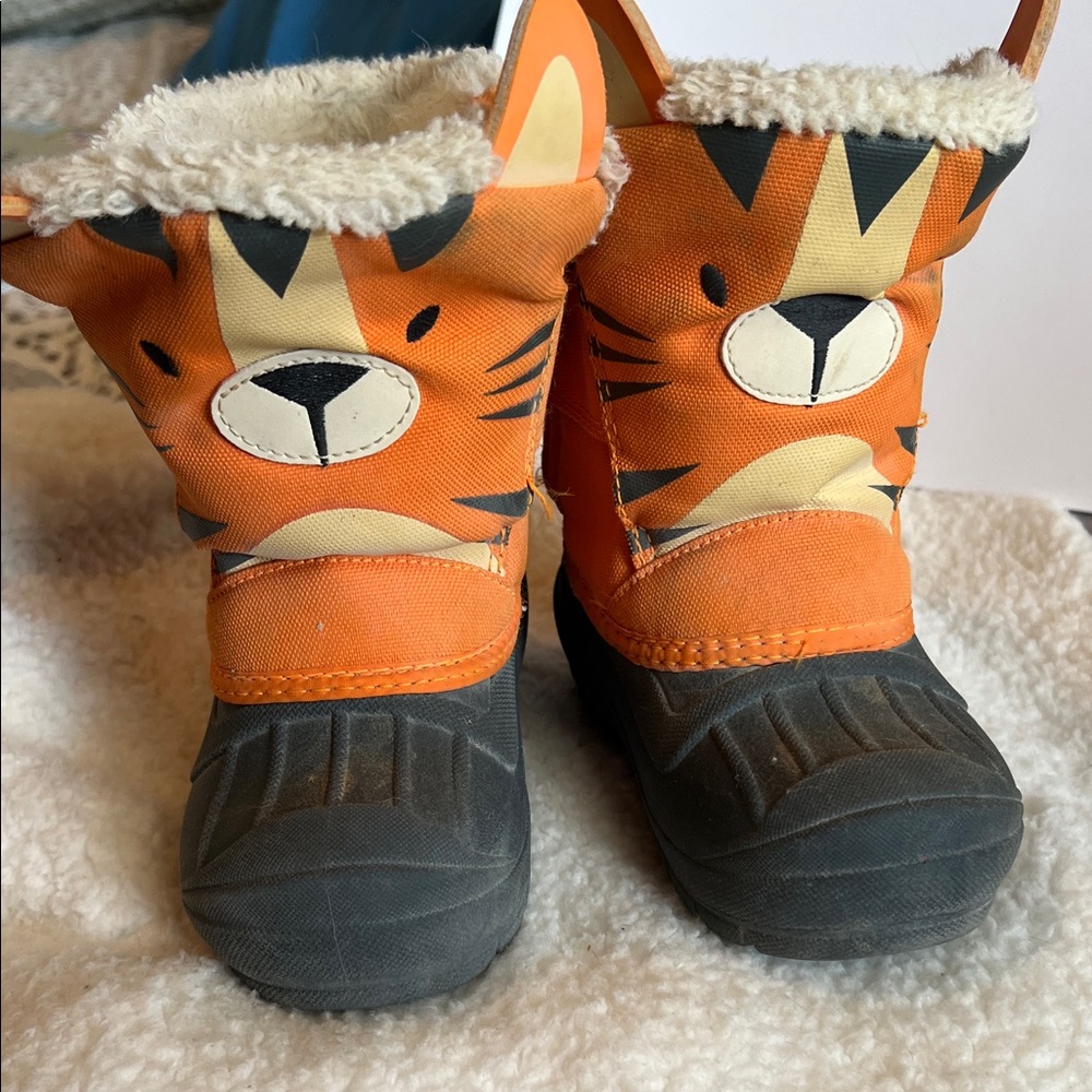 Kids Orange Tiger Snow Boots with Faux Fur Trim - Cat & Jack size 8